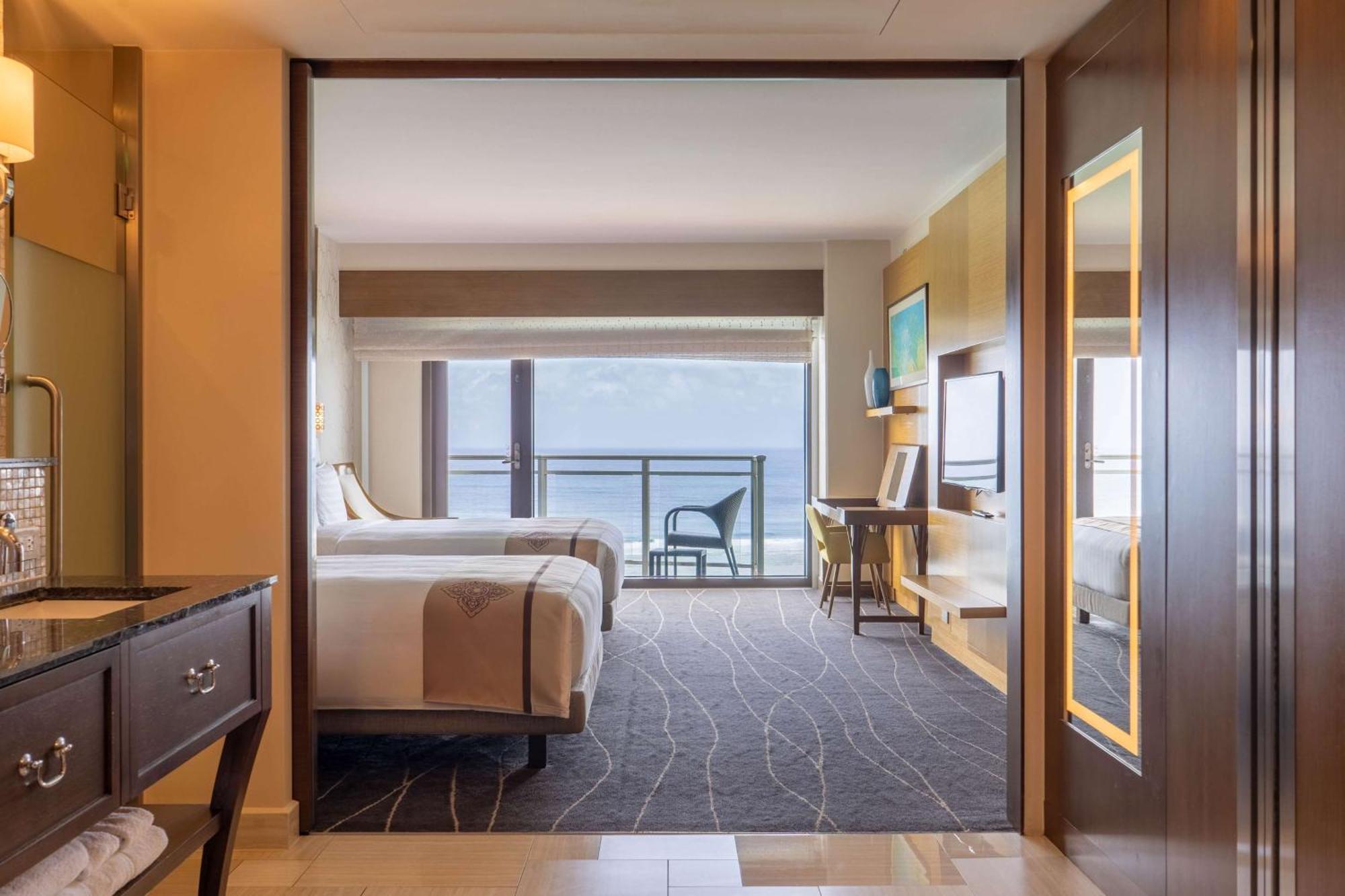Dusit Thani Guam Resort Tumon Exterior foto
